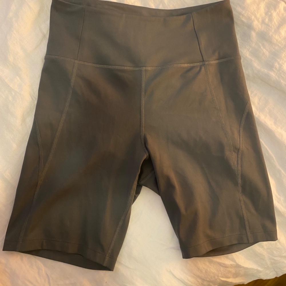 Girlfriend Collective High Rise Bike Shorts - Picture 3 of 3